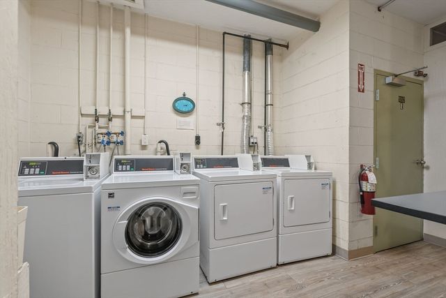 245 Sea St 16, Quincy, MA 02168