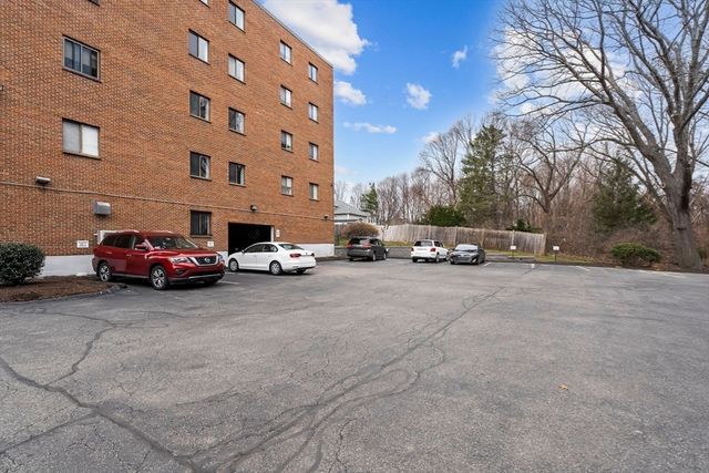 245 Sea St 16, Quincy, MA 02168