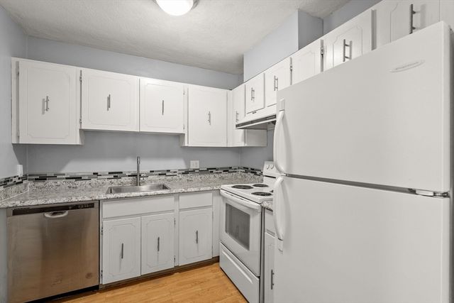 245 Sea St 16, Quincy, MA 02168