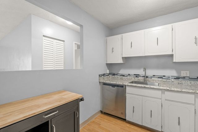 245 Sea St 16, Quincy, MA 02168