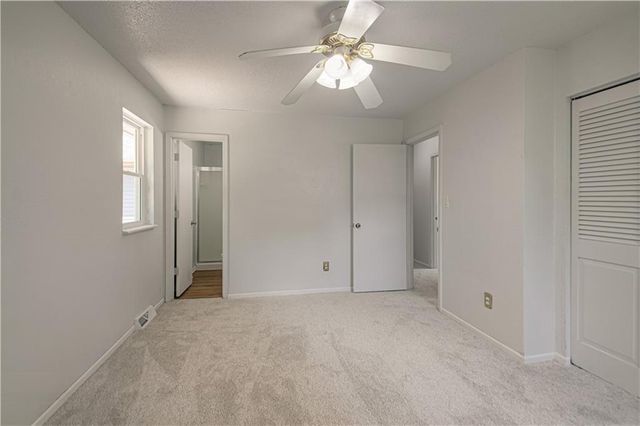 1809 SE ABBEY Street, Blue Springs, MO 64014