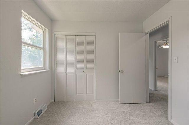 1809 SE ABBEY Street, Blue Springs, MO 64014