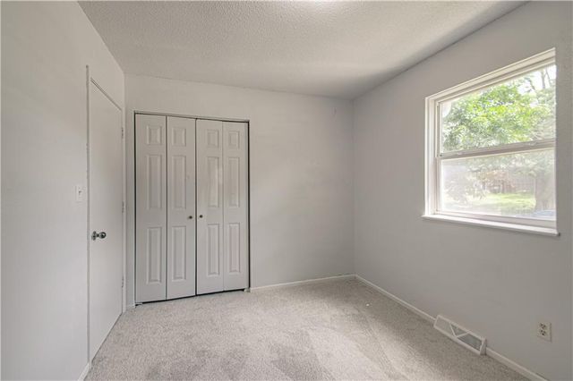 1809 SE ABBEY Street, Blue Springs, MO 64014