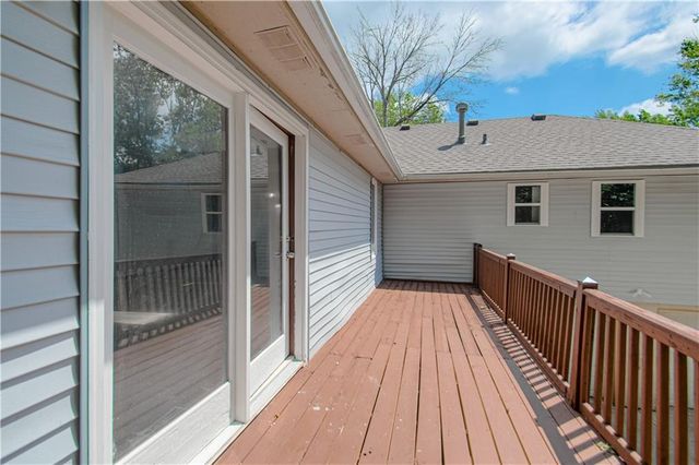 1809 SE ABBEY Street, Blue Springs, MO 64014