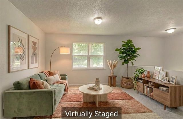 1809 SE ABBEY Street, Blue Springs, MO 64014