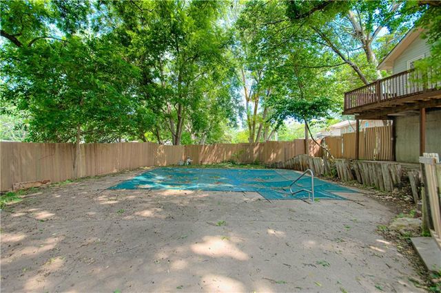 1809 SE ABBEY Street, Blue Springs, MO 64014