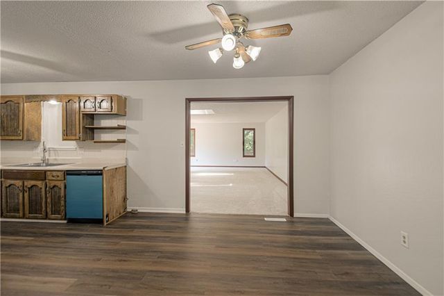 1809 SE ABBEY Street, Blue Springs, MO 64014