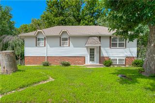 1809 SE ABBEY Street, Blue Springs, MO 64014