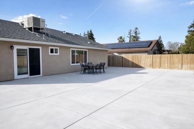 6552 N Blythe Avenue, Fresno, CA 93722