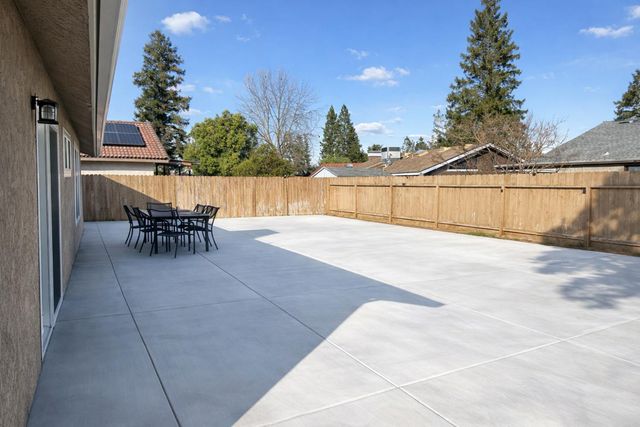 6552 N Blythe Avenue, Fresno, CA 93722