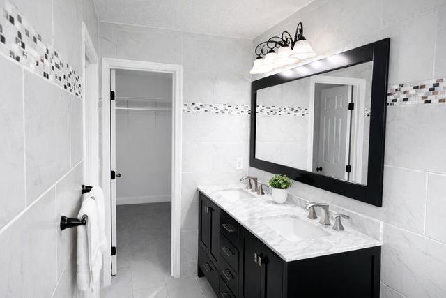 6552 N Blythe Avenue, Fresno, CA 93722