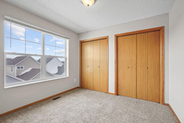 2880 Clover Ridge Drive, Chaska, MN 55318