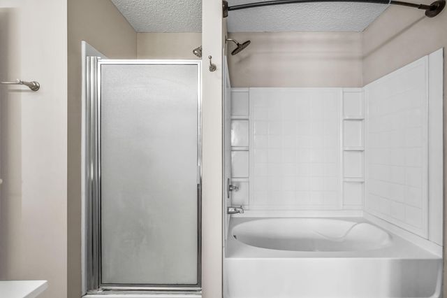 2880 Clover Ridge Drive, Chaska, MN 55318