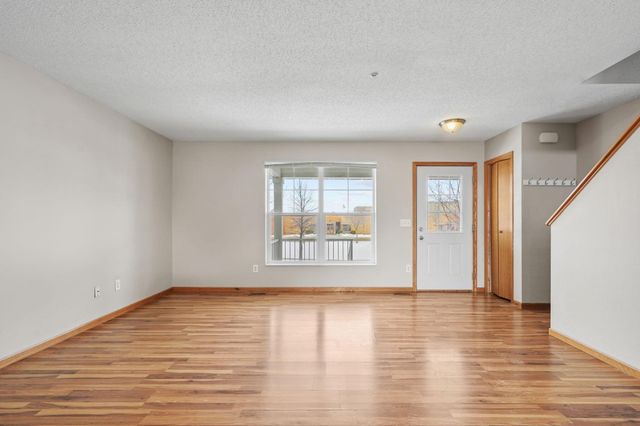 2880 Clover Ridge Drive, Chaska, MN 55318