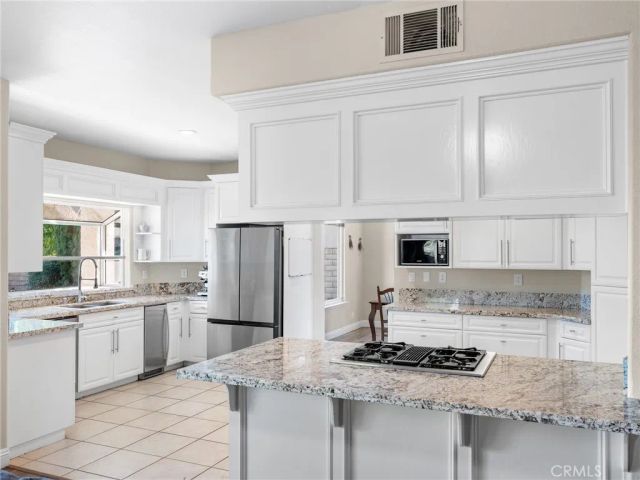 13135 Yellowstone, Victorville, CA 92395