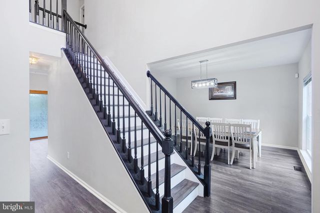 4 HAVEN LN, Burlington, NJ 08016