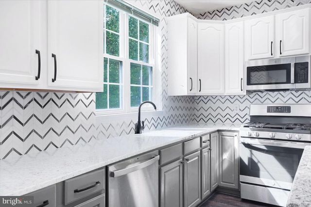 4 HAVEN LN, Burlington, NJ 08016