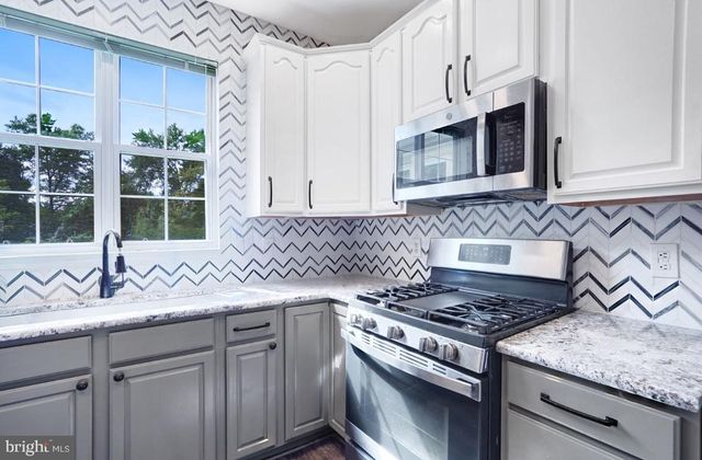 4 HAVEN LN, Burlington, NJ 08016