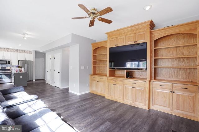 4 HAVEN LN, Burlington, NJ 08016