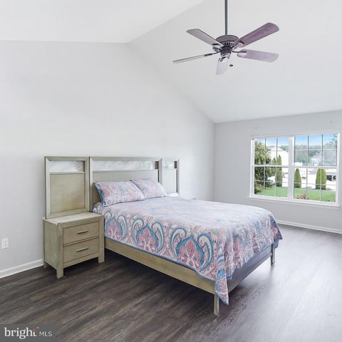 4 HAVEN LN, Burlington, NJ 08016