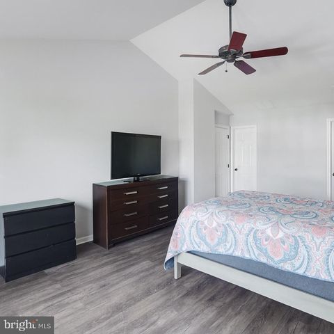 4 HAVEN LN, Burlington, NJ 08016