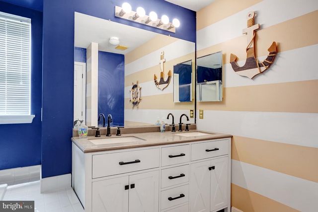 4 HAVEN LN, Burlington, NJ 08016