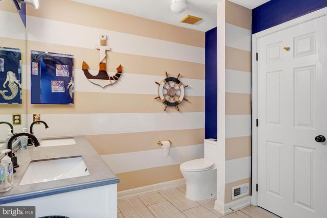 4 HAVEN LN, Burlington, NJ 08016