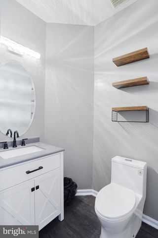 4 HAVEN LN, Burlington, NJ 08016