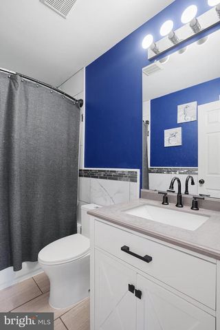 4 HAVEN LN, Burlington, NJ 08016