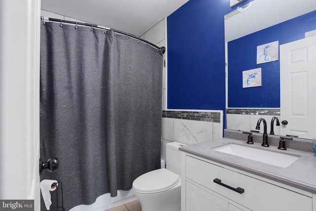 4 HAVEN LN, Burlington, NJ 08016