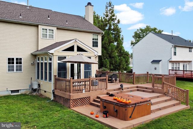 4 HAVEN LN, Burlington, NJ 08016