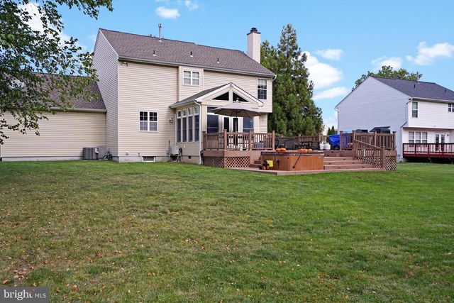 4 HAVEN LN, Burlington, NJ 08016