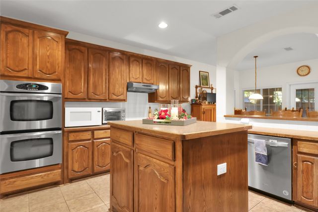 709 Ascot Park Drive, Mansfield, TX 76063