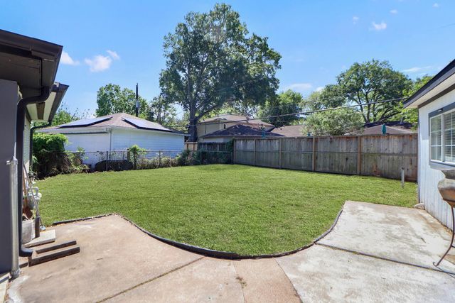 5951 Yarwell Drive, Houston, TX 77096