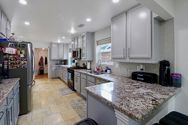 5951 Yarwell Drive, Houston, TX 77096