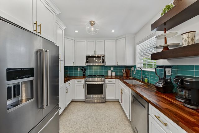 4795 NE 18TH Avenue, Oakland Park, FL 33334