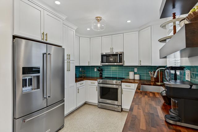 4795 NE 18TH Avenue, Oakland Park, FL 33334