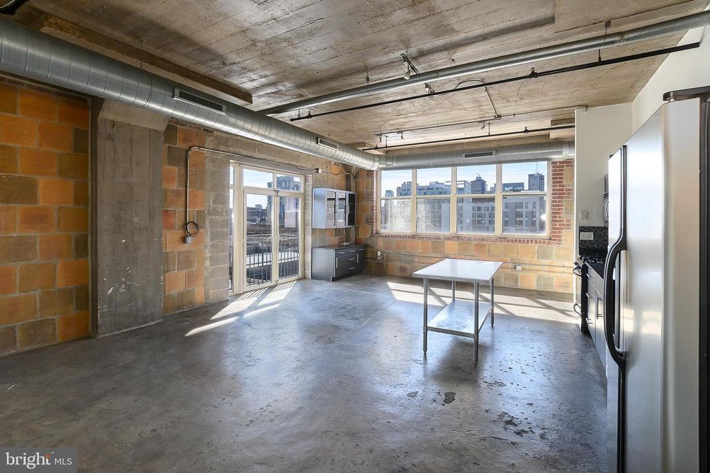 Image 3 of property listing at 1210-26 BUTTONWOOD ST #505, Philadelphia, PA 19123
