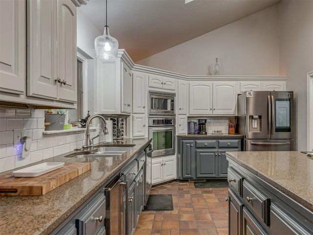 1022 Timberlake Drive, Purcell, OK 73080