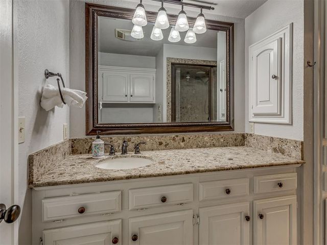 1022 Timberlake Drive, Purcell, OK 73080