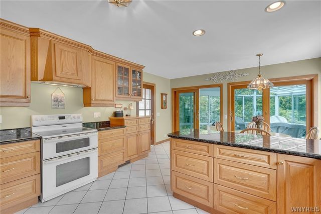 3632 South Creek Road, Hamburg, NY 14075