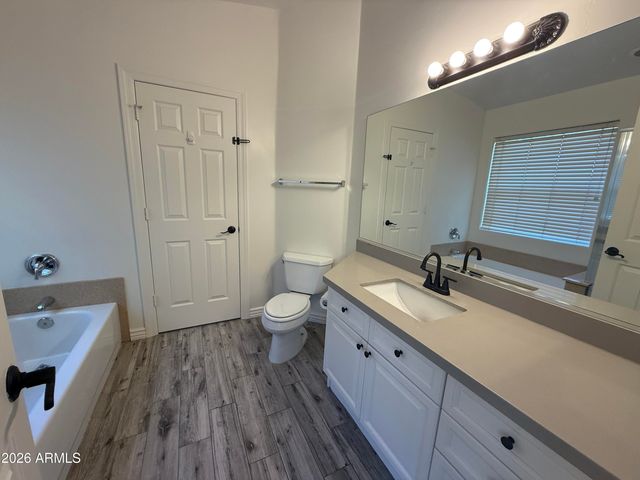 942 S ASH Avenue 108, Tempe, AZ 85281
