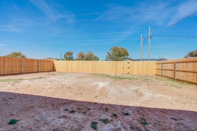 901 E Fordham Street, Lubbock, TX 79403