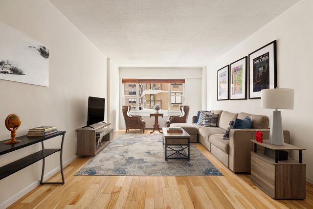 60 E 8th St Apt 6A, New York City, NY 10003