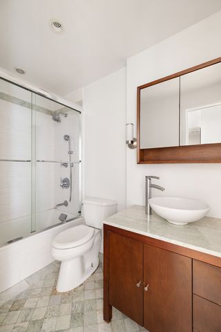 60 E 8th St Apt 6A, New York City, NY 10003