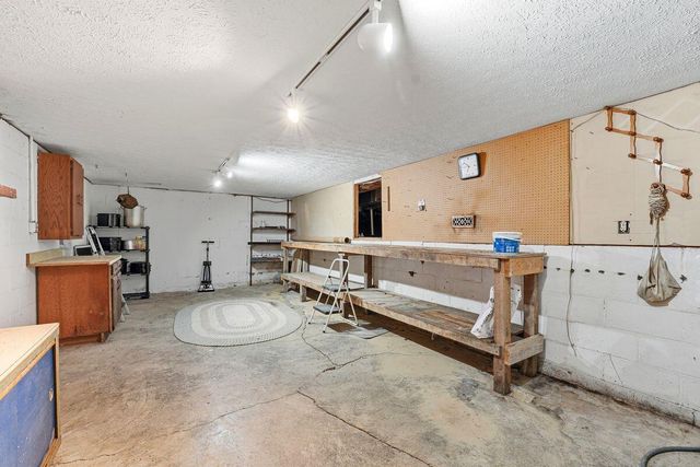 950 Lakeview Drive, Bloomfield, KY 40008