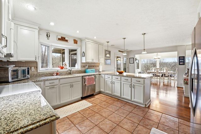 950 Lakeview Drive, Bloomfield, KY 40008