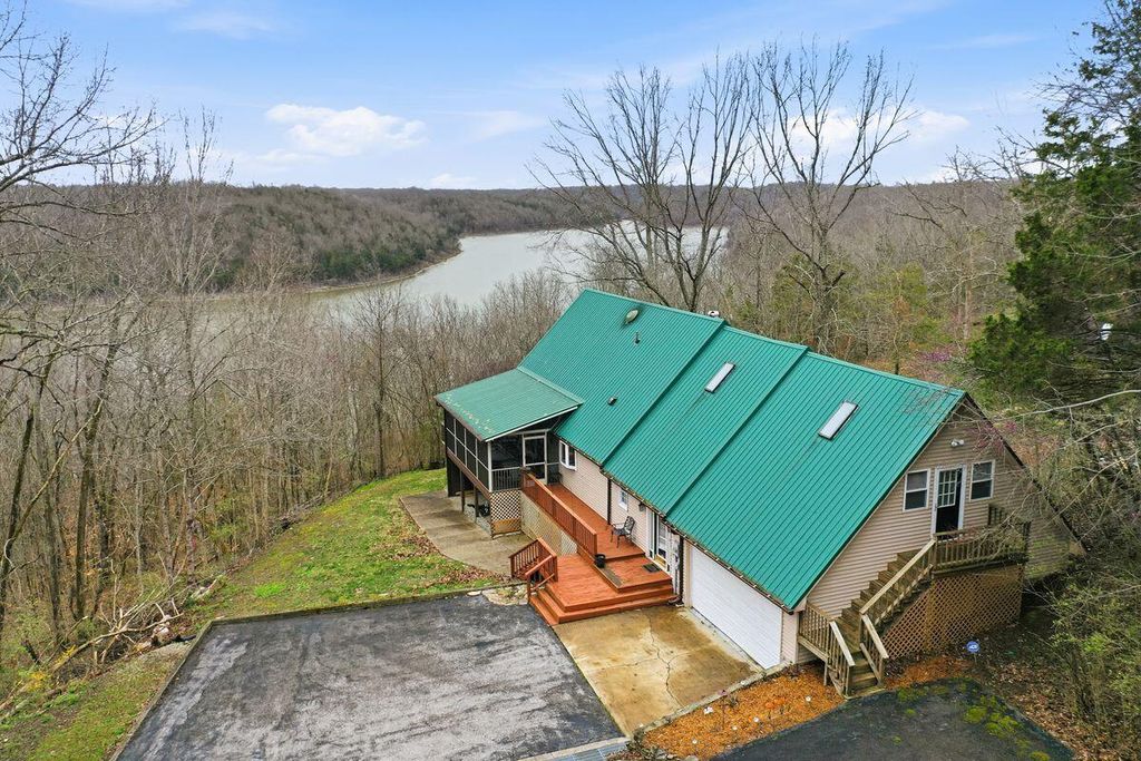 950 Lakeview Drive, Bloomfield, KY 40008
