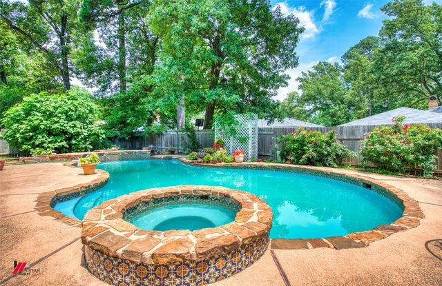 547 N Marlborough Circle, Shreveport, LA 71106