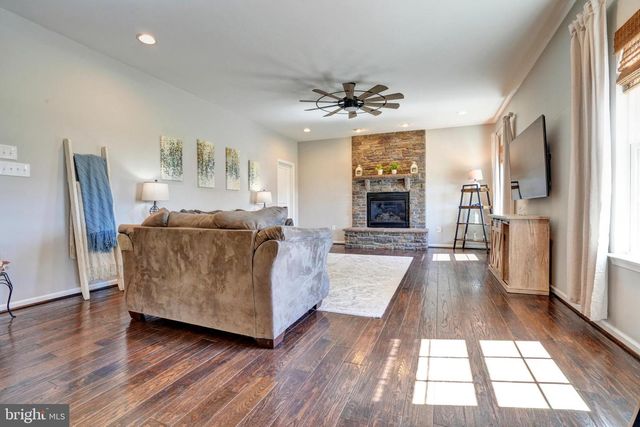 65 FOX HOLLOW DR, Gilbertsville, PA 19525